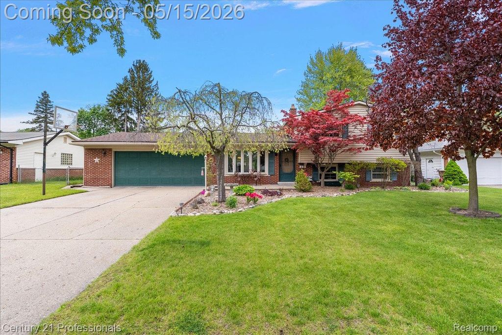 5788 Strathdon Way, Waterford Charter Township, MI 48327