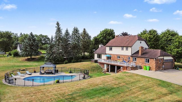 1900 Oak Grove Road, Howell, MI 48855