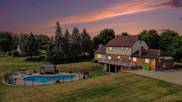 1900 Oak Grove Road, Howell, MI 48855
