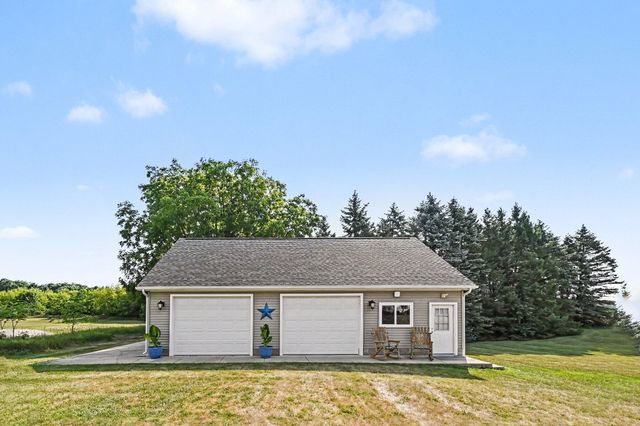 1900 Oak Grove Road, Howell, MI 48855