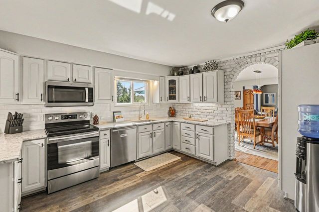 1900 Oak Grove Road, Howell, MI 48855