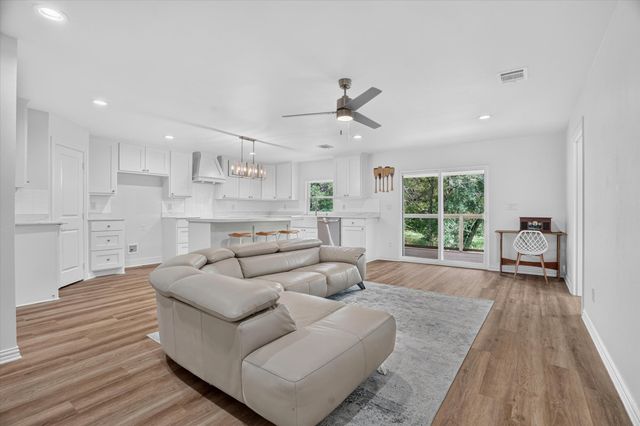 7007 Clarke Drive, Lake Worth, TX 76135