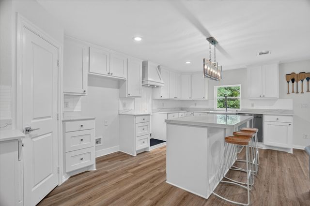 7007 Clarke Drive, Lake Worth, TX 76135