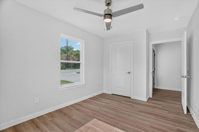 7007 Clarke Drive, Lake Worth, TX 76135