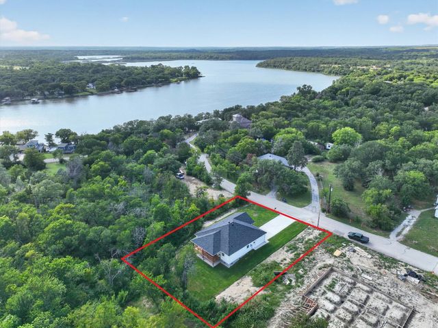 7007 Clarke Drive, Lake Worth, TX 76135