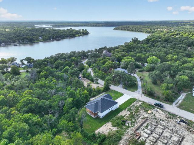 7007 Clarke Drive, Lake Worth, TX 76135