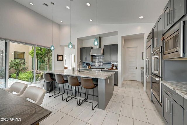 1352 E LA MIRADA Drive, Phoenix, AZ 85042