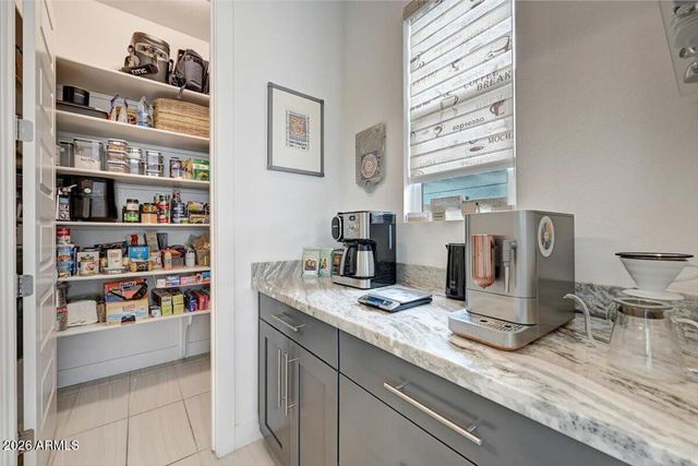 1352 E LA MIRADA Drive, Phoenix, AZ 85042