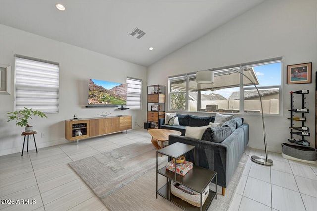 1352 E LA MIRADA Drive, Phoenix, AZ 85042