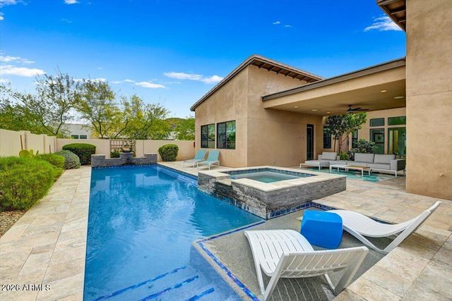 1352 E LA MIRADA Drive, Phoenix, AZ 85042