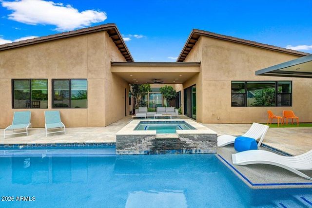 1352 E LA MIRADA Drive, Phoenix, AZ 85042