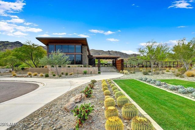 1352 E LA MIRADA Drive, Phoenix, AZ 85042