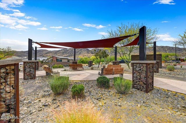 1352 E LA MIRADA Drive, Phoenix, AZ 85042