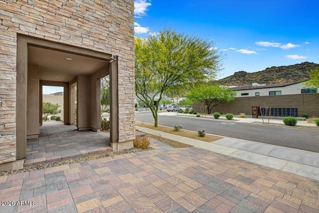 1352 E LA MIRADA Drive, Phoenix, AZ 85042