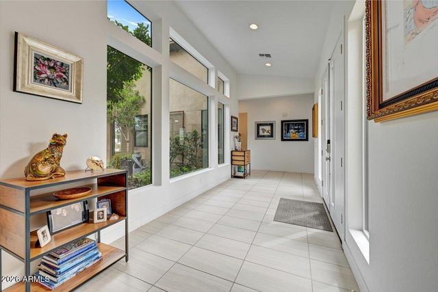 1352 E LA MIRADA Drive, Phoenix, AZ 85042