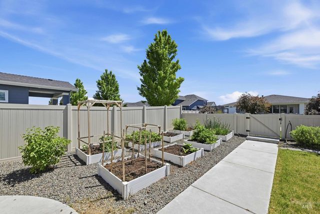 5437 W Philomena, Meridian, ID 83646