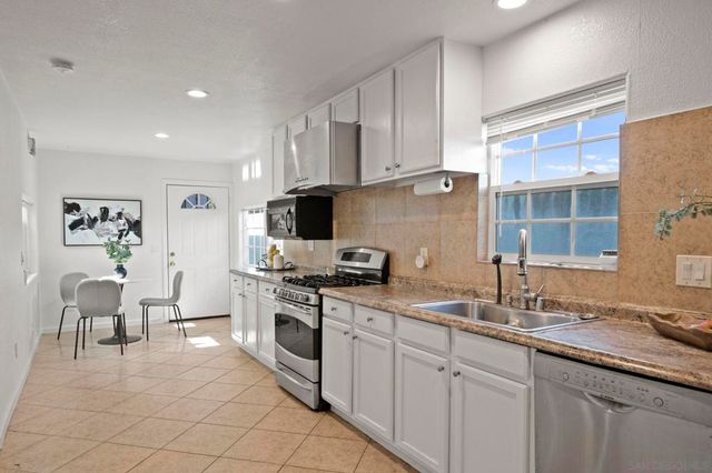 935 Caleb Ct, San Diego, CA 92154