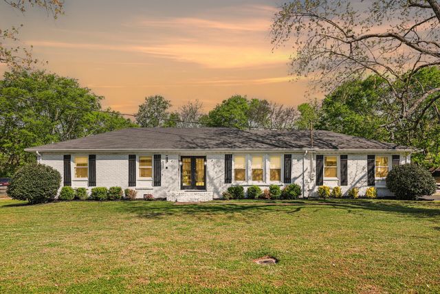 1136 Howell Dr, Franklin, TN 37069