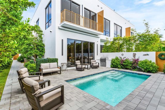 917 NE 8th Avenue, Delray Beach, FL 33483
