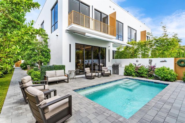 917 NE 8th Avenue, Delray Beach, FL 33483