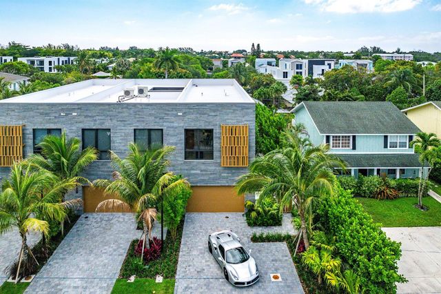 917 NE 8th Avenue, Delray Beach, FL 33483