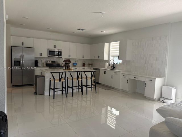 12742 SW 213th Ter, Miami, FL 33177