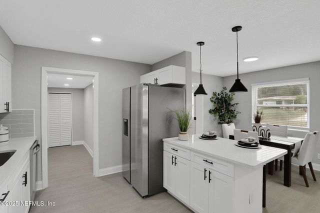 8623 ST PATRICK Lane, Jacksonville, FL 32216