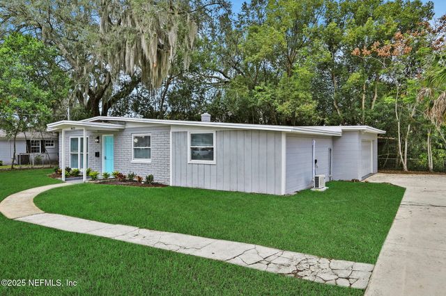 8623 ST PATRICK Lane, Jacksonville, FL 32216