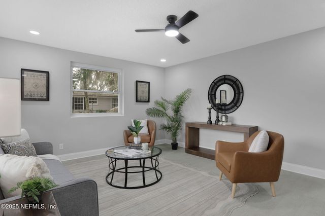 8623 ST PATRICK Lane, Jacksonville, FL 32216