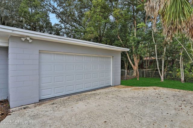 8623 ST PATRICK Lane, Jacksonville, FL 32216