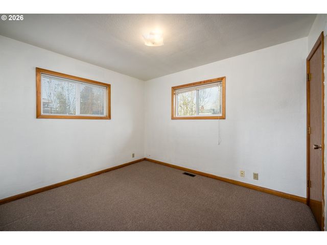 1515 POWELL St Se, Albany, OR 97322