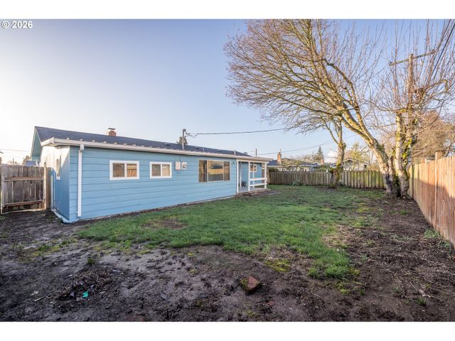 1515 POWELL St Se, Albany, OR 97322