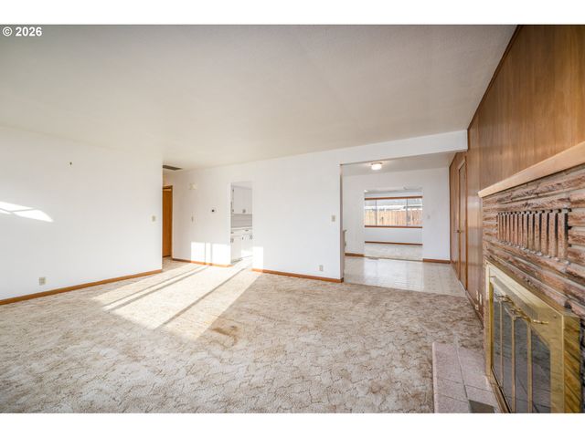 1515 POWELL St Se, Albany, OR 97322