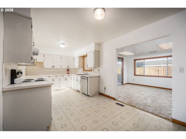 1515 POWELL St Se, Albany, OR 97322