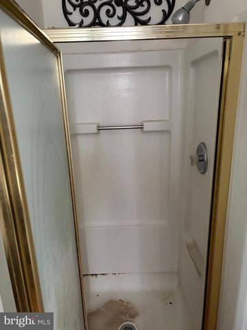 102 RIVEREDGE DR, New Castle, DE 19720