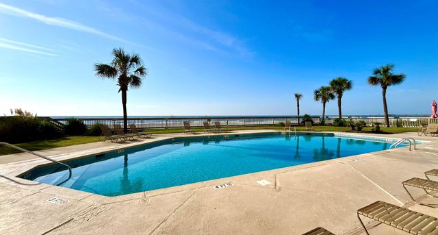 10100 Beach Club Dr Apt 6D, Myrtle Beach, SC 29572