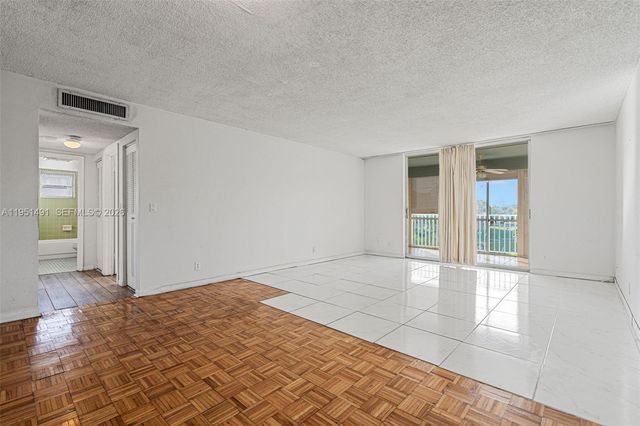 1024 SE 3rd Ave 301, Dania Beach, FL 33004