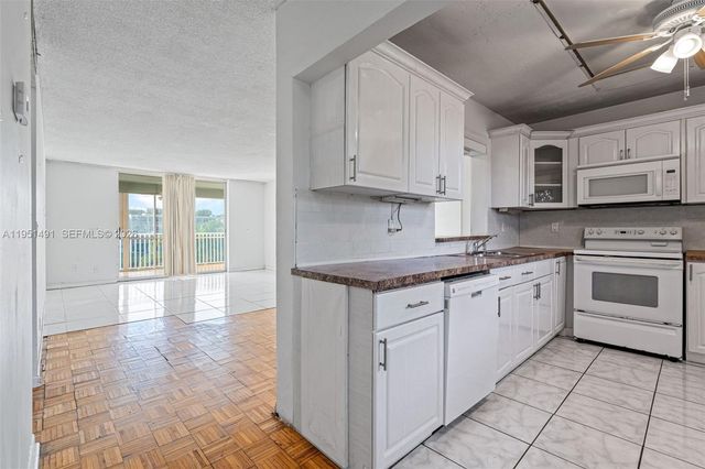 1024 SE 3rd Ave 301, Dania Beach, FL 33004