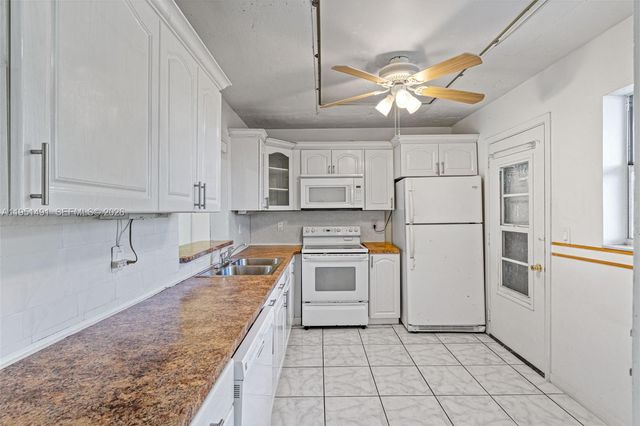 1024 SE 3rd Ave 301, Dania Beach, FL 33004