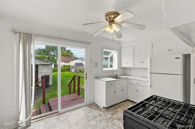 3840 Winifred Street, Wayne, MI 48184