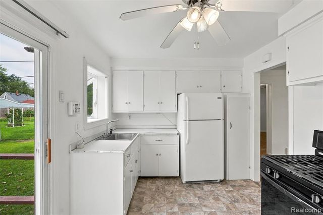 3840 Winifred Street, Wayne, MI 48184