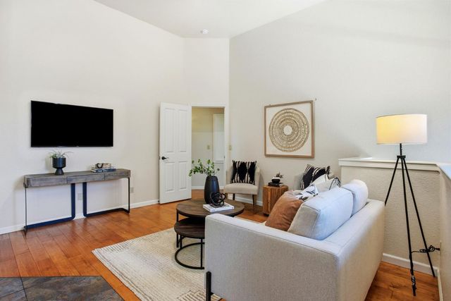 447 Amhurst Cir, Folsom, CA 95630