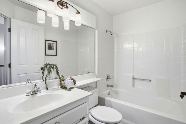 447 Amhurst Cir, Folsom, CA 95630