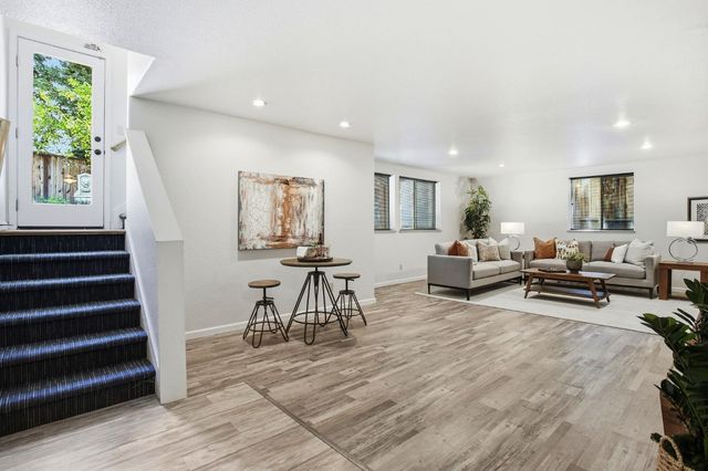 447 Amhurst Cir, Folsom, CA 95630