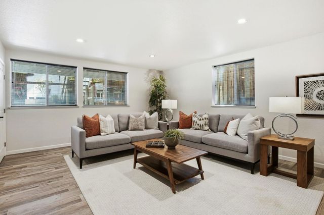 447 Amhurst Cir, Folsom, CA 95630