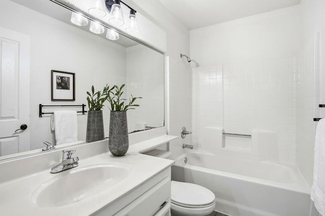 447 Amhurst Cir, Folsom, CA 95630