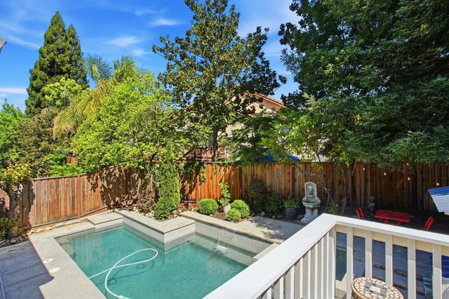 447 Amhurst Cir, Folsom, CA 95630