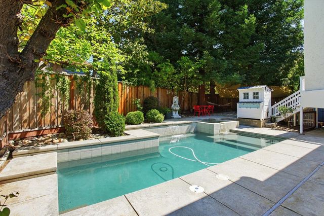 447 Amhurst Cir, Folsom, CA 95630