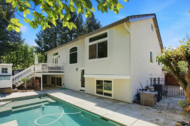 447 Amhurst Cir, Folsom, CA 95630