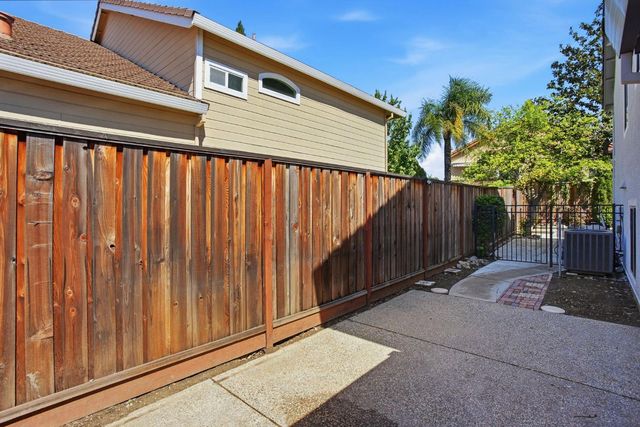 447 Amhurst Cir, Folsom, CA 95630